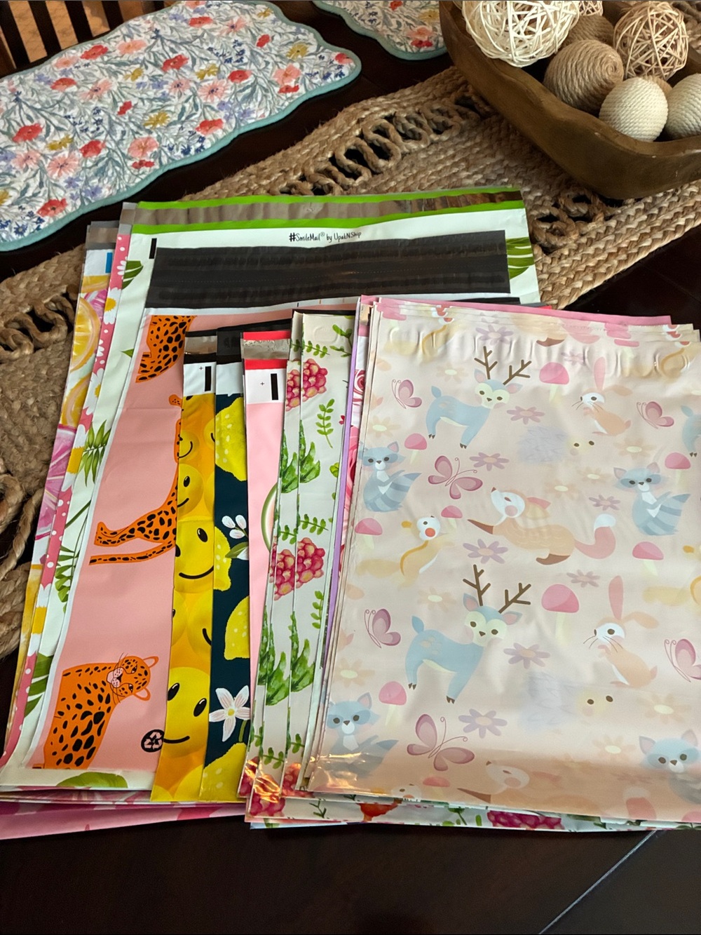 25 various sized poly mailers